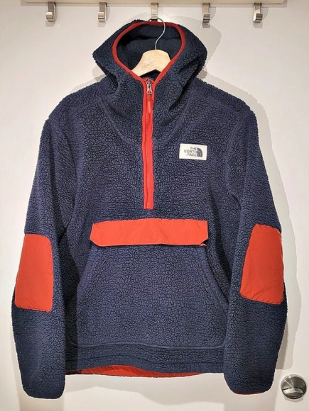 The North Face Men's Campshire Pullover Hoodie Fleece Blue & Red Medium